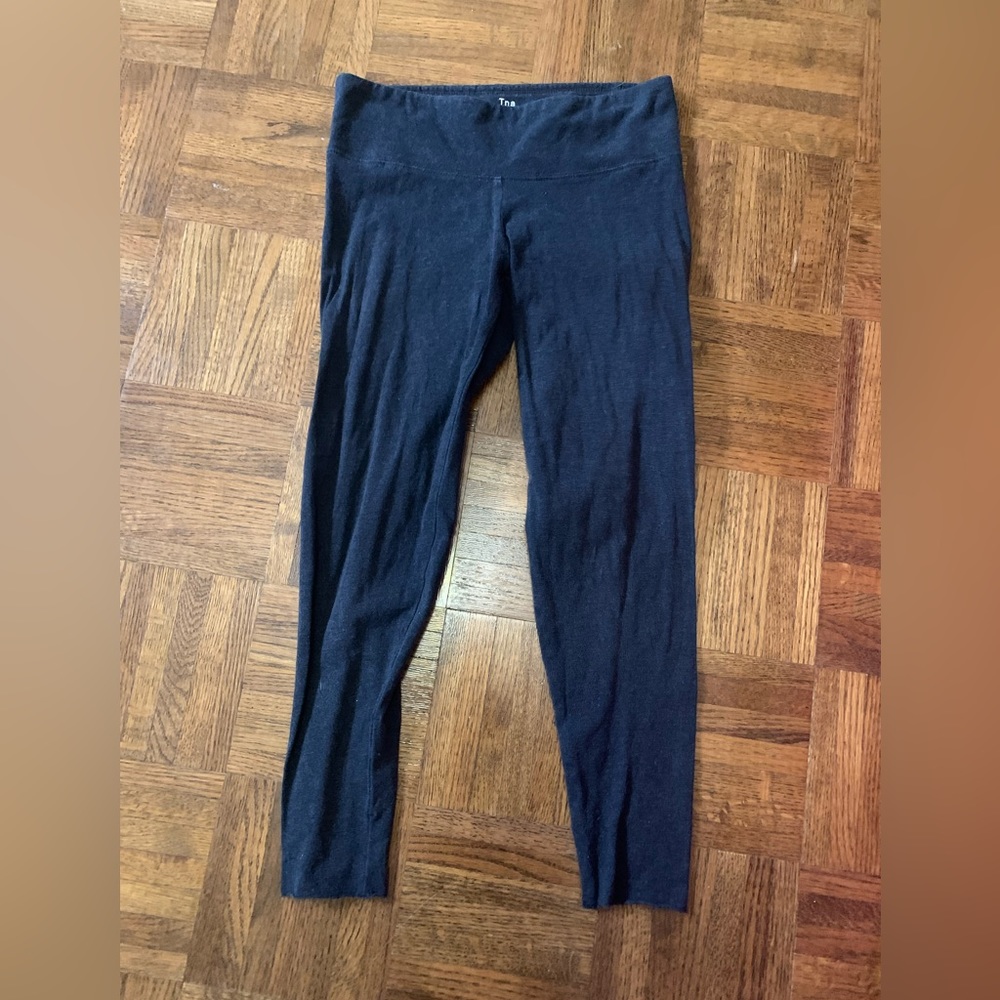 **2 for $15** 🛍️TNA Aritzia Grey Capri Tights XS